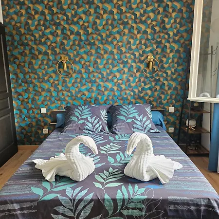 Les D'estelle Guécélard