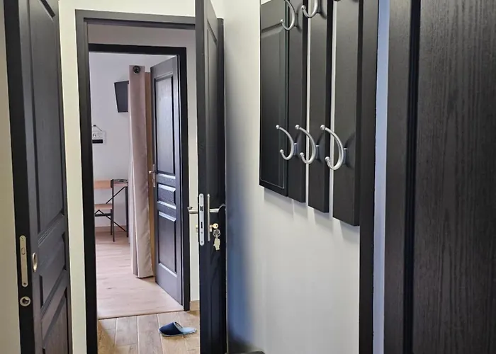 Les D'estelle 住宿加早餐酒店 Guécélard